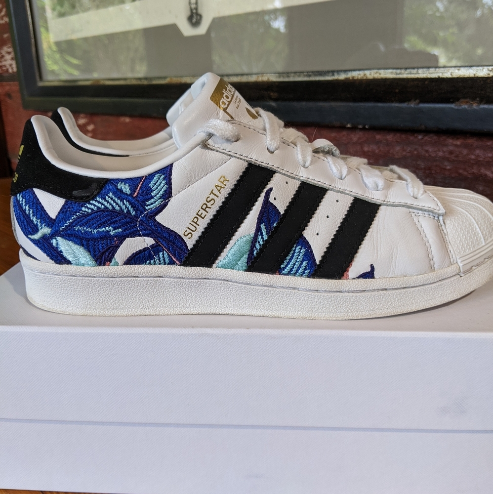 Adidas Superstar Floral Embroidered, Fits W8
